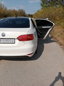 Predam vw Jetta 1,6 d 77kw rok 2013 - 2