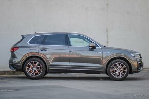 VW Touareg 3.0 V6 TDI SCR 4MOTION - 2