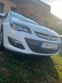 Opel Astra sedan 1,4 turbo - 2