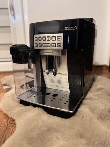 DeLonghi Magnifica ECAM 22.360.B TOP STAV - 2