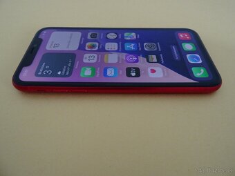 iPhone 11 128GB RED - ZÁRUKA 1 ROK  - DOBRY STAV - 2