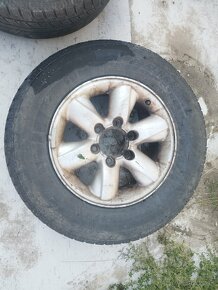 Pneu 235/70 R16 + disky 6x139,7 R16 - 2