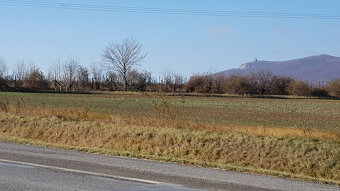 Predám pozemok na Zlatomoraveckej ceste pri Nitre, 6492m2. - 2