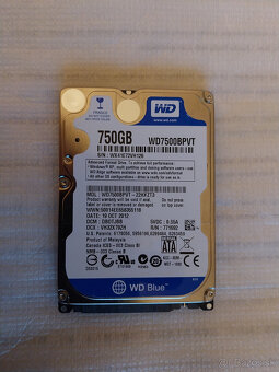 HD 750GB a Ext. dok. stanicu AXAGON ADSA-M2C, dual M.2  NVMe - 2