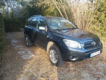 Predam toyota rav4 2.2 D-4D 4x4 - 2