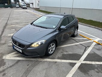 Volvo v40 2.0D, r.v. 2013 možný odpočet DPH - 2