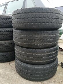 PREDAM LETNE ZATAZOVE PNEU NA DODAVKU 215/70R15CP - 2