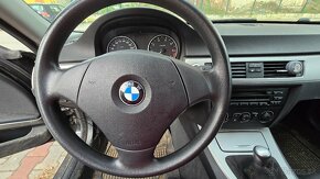 Predám BMW E90 320i - 2