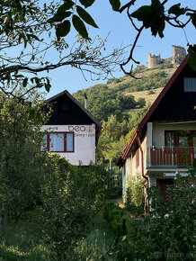 NA PREDAJ_CHATA S VINICOU priamo pod Turnianskym hradom - 2