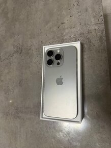 iPhone 15 Pro 128 GB natural titanium - 2