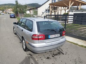 Volvo v40 - 2