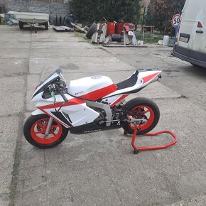 Honda 100 nsf - 2