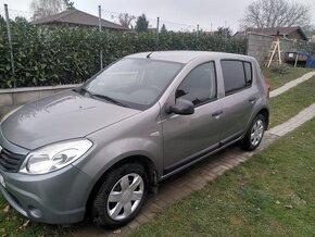 Dacia sandero 2011 - 2