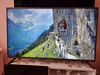 Predám LED TV LG 42LB561V Full HD - 2