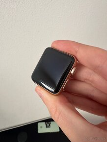 Apple Watch 3 38mm Zlaté - 2