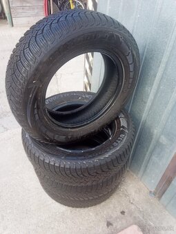 Predám 4ks zimné pneu.195/65R15 Goodyear dezen  5,1mm - 2