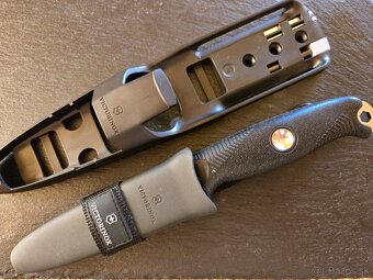 VICTORINOX VENTURE PRO - 2