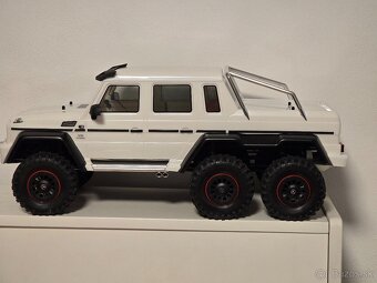 RC model Traxxas Mercedes Benz G TRX-6 6X6 - 2