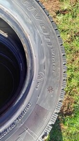 215/70R15C. 109/107R. Zimné - 2