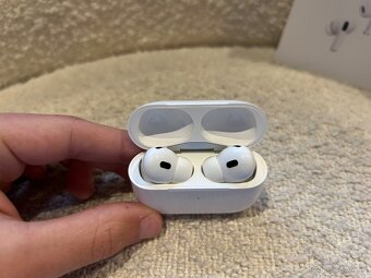 AirPods pro 2. Generácie Lightning - 2