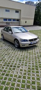 Lexus is 200 - 2