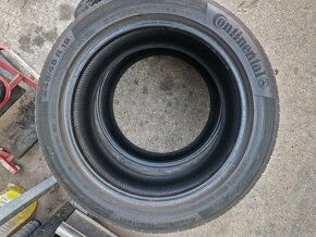 245/45R18 - 2