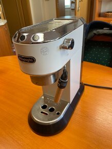 Pákový kávovar DeLonghi ec680 biely - 2