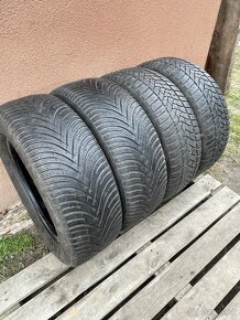 Zimné 215/60 R16 4x=100€ - 2