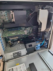 Dell T5810 - 2