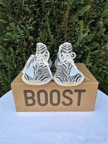 YEEZY BOOST 350 V2 "ZEBRA" CP9654 - 2