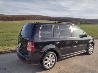 VW TOURAN 1.9 TDI NAJ.192000 KM ROK VÝROBY 2009 - 2