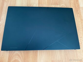 ASUS Zenbook 15 UM3504 - 2