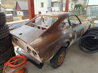 Opel  GT1900 - 2