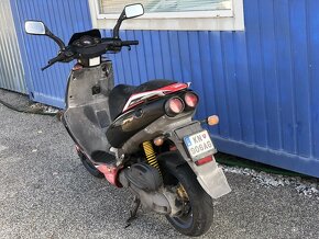 Aprilia sr 50 vstrekovanie Di-tech  2002 - 2