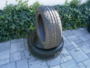 Predám 2x zimné pneu Pirelli 235/50 R19 103HXL - 2