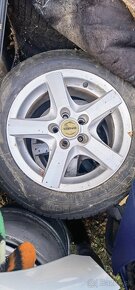 195/60 r15 subaru disky skoro nové pneu - 2