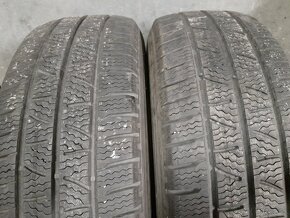 Predam zimne pneu 235/65 r16c - 2