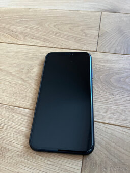 iPhone XR 64GB – 87% batéria - 2