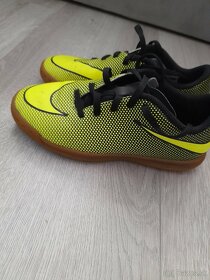 Halovky Nike Mercurial č.32 - 2