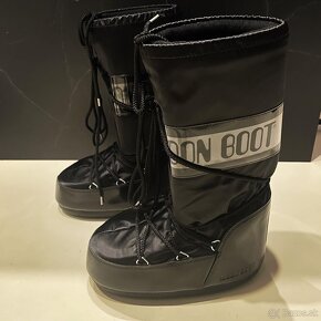 Moon boots - 2