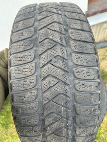 Predam Zimne 215/55 R17 pneumatiky - 2