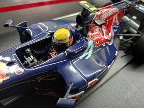 F1 TORO ROSSO STR4 2005 SEBASTIAN BUEMI MINICHAMPS 1:18 - 2