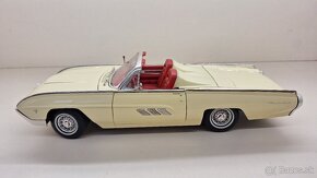 1:18 FORD THUNDERBIRD 63 - 2