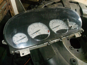 Predam budiky Tachometer na Chrysler Sebring - 2