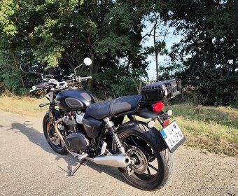 Triumph street twin 900 - 2