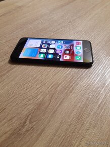 iPhone 7 / 128GB Nová batéria Super stav - 2