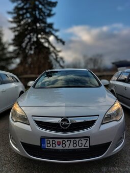 Opel Astra Sports Tourer - 2