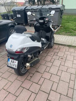 Piaggio MP3 - 2