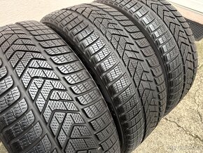 ZIMNE PIRELLI 255/40 R20 - 2