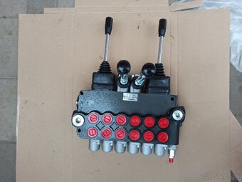 Hydraulický rozvádzač 6 sekciový 2x joystick - 2